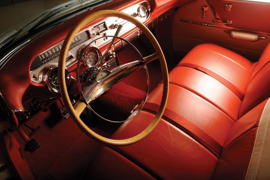  Pontiac Bonneville Convertible 1957 года  (фото 10 из 16)